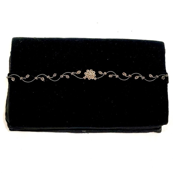 Jagat Narain silver thread embroidery grapes/vines Zardozi Zari clutch - Picture 5 of 12